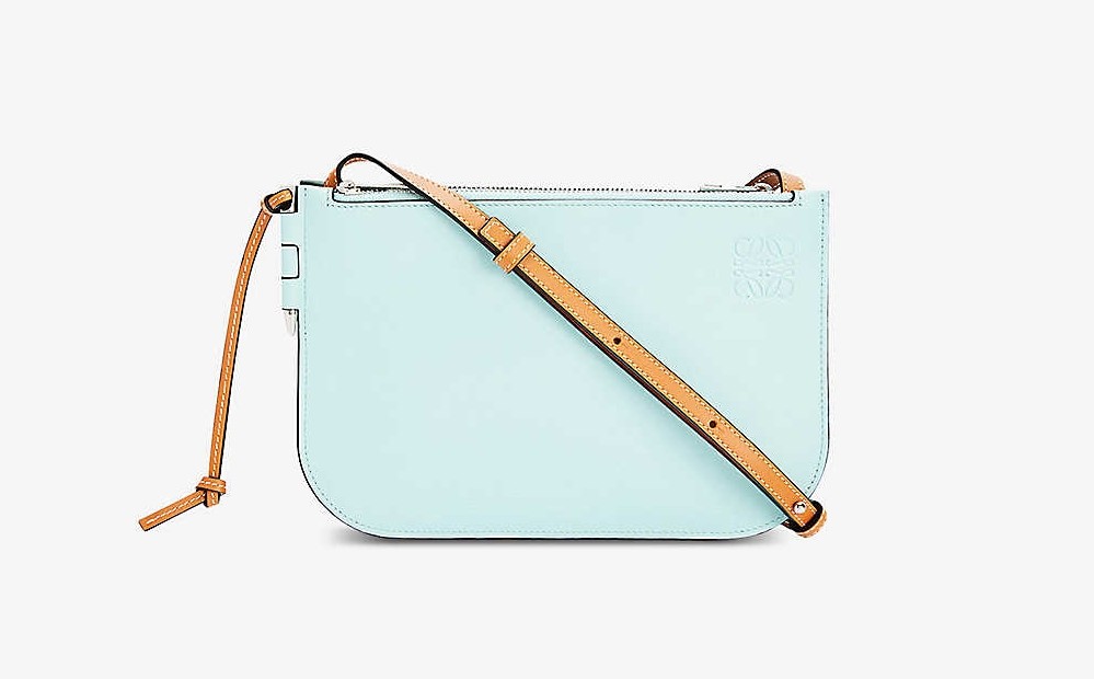 【LOEWE名牌手袋】有興趣可到Selfridges官網發掘更多LOEWE手袋不同的色調，看看那個色調正中你心水吧！