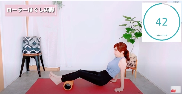 【瘦肌肉腿運動】以左右擺動及前後擺動來按摩小腿,記得擺動的幅度要大一點,這才確保到可按到小腿的每一處