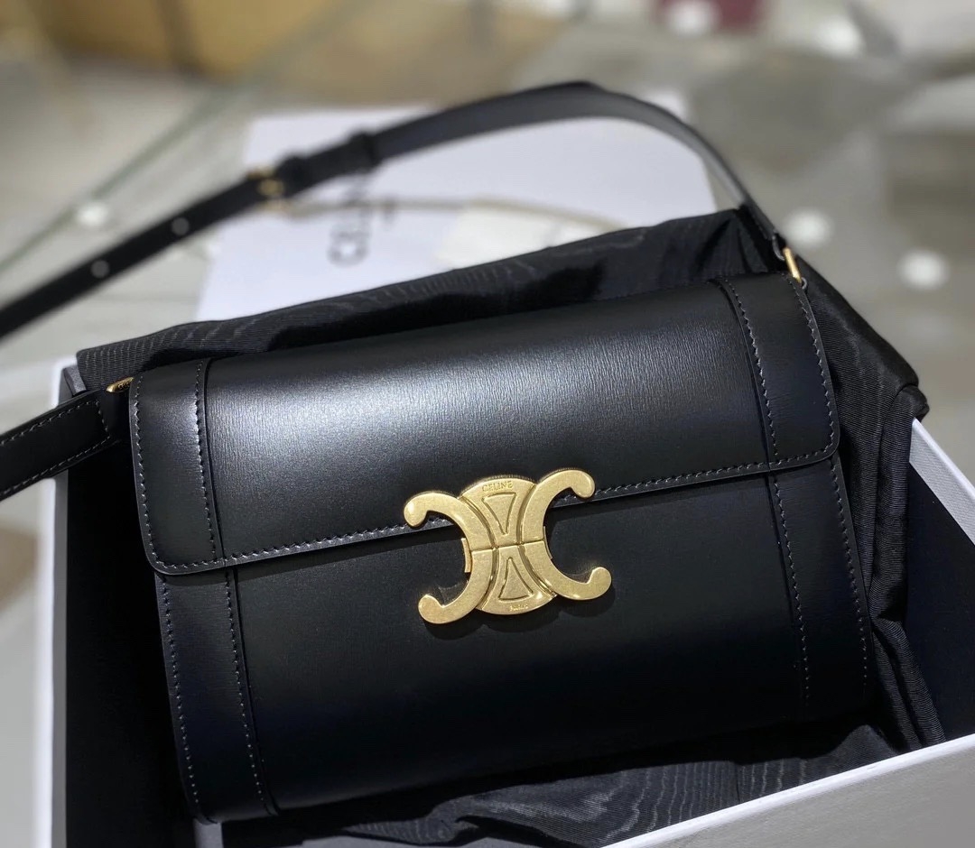 【CELINE手袋】CELINE焦糖色凱旋門STRAP BAG信封包WOC