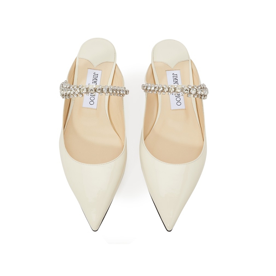 【Jimmy Choo高跟鞋】在日常穿搭上,建議搭配時尚的闊腿褲或休閒緊身牛仔褲,整個女人魅力都散發出來~現時鞋款更罕有的有4折優惠,超平的價格真的秒心動!