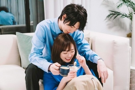 該位男生就指自己當時半信半疑,但過了兩星期後就再忍不住性慾,決定叫女友上來家中打機喝酒。男生更上網搜尋灌醉女生的方法,在酒裏再加上用酒做的冰,提高酒精濃度,藉此灌醉女生強逼發生性行為。