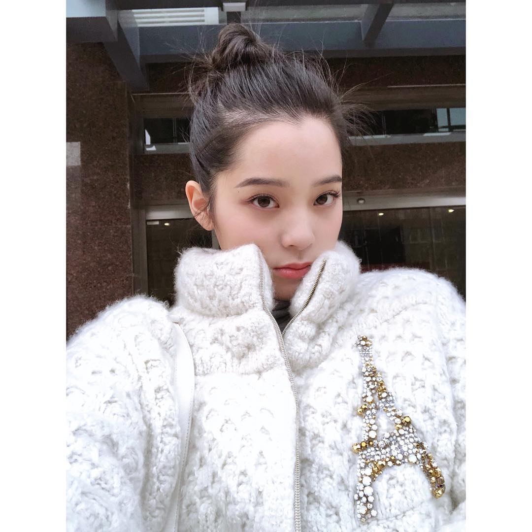 台灣女星歐陽娜娜近年於內地發展事業,參演電視電影及綜藝節目,其音樂才華亦受到網民的矚目