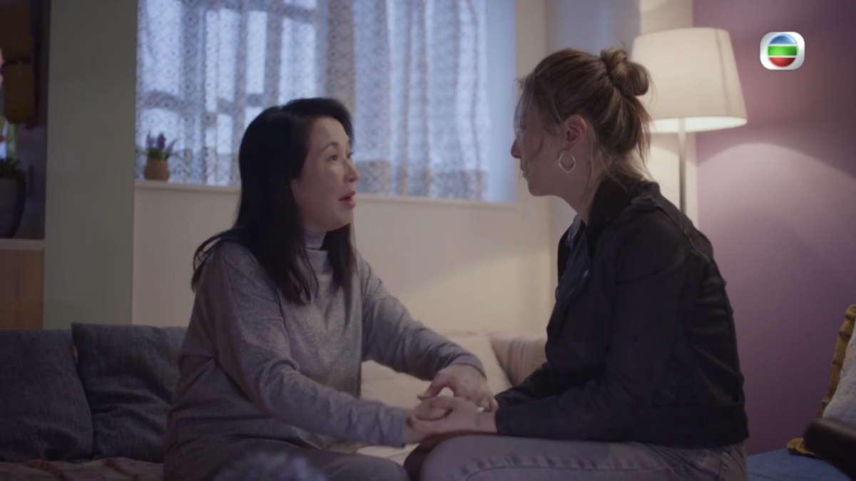 雖然對著家人有些話真的開不了口,但其實細想親人本來就是最了解自己的人,要對方諒解自己也不是很難的事,父母有著無私的愛,所以沒有甚麼問題解決不到的。只要多體諒對方,多溝通,多表達自己的情緒就可以打破關係之間的隔膜。今晚回家試試坦誠的和家人談談天,或者是給予他們一個溫暖的擁抱吧~