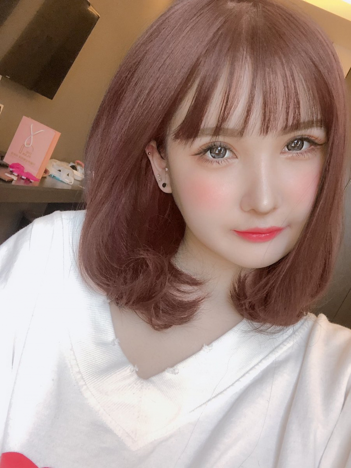 【整容後遺症】除了臉部,更有去豐胸,以抽脂手術的方式注射到乳房內,令身材變得更誘人。