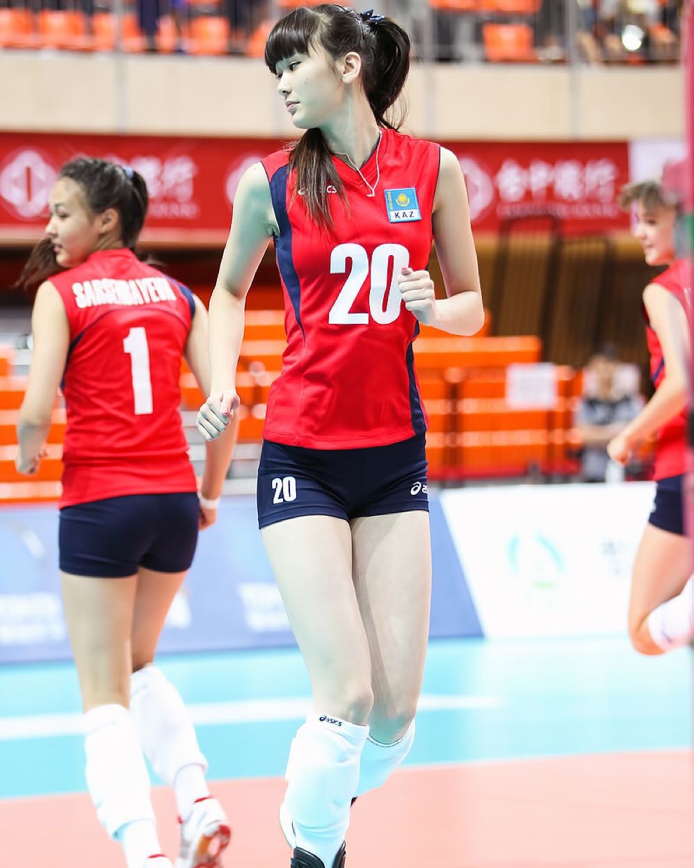 莎賓娜(Sabina Altynbekova)這個名字,相信無論是否排球狂熱者都不會陌生!2014年憑著亞洲青年排球錦標賽而一炮而紅,