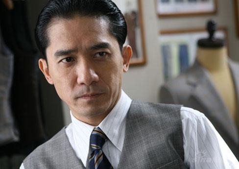 【香港男明星學生相】影帝梁朝偉小時候就已經長得超級可愛,這麼多年不變的絕對是他的憂鬱眼神,簡直會電暈一眾少女吧