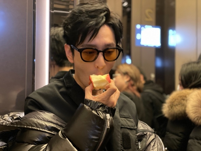 0067aCRwgy1glvj3p0hg8j33402c0x6r