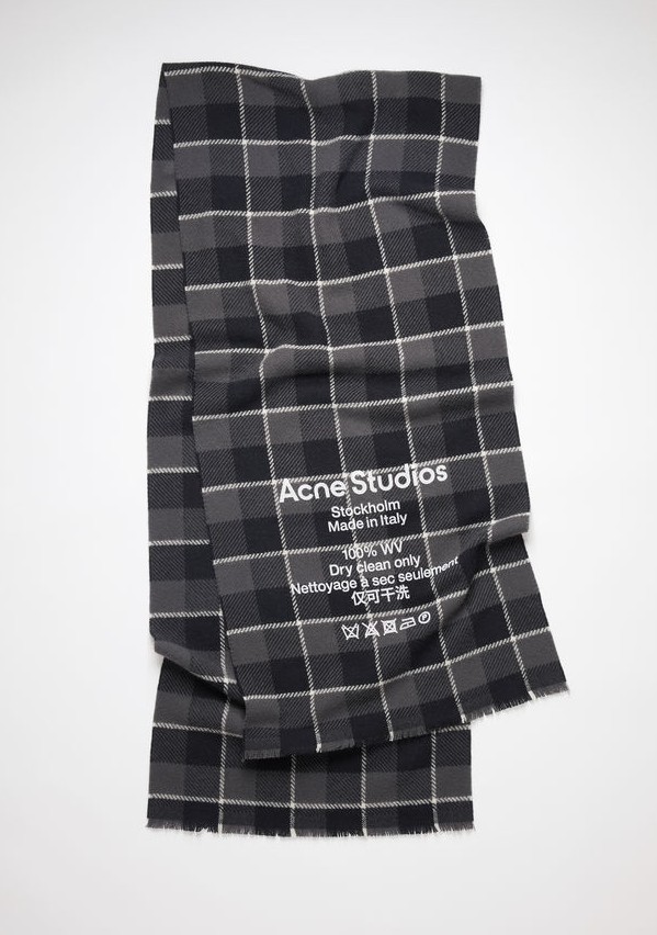 ACNE STUDIOS Cassiar scarf HK$1,900