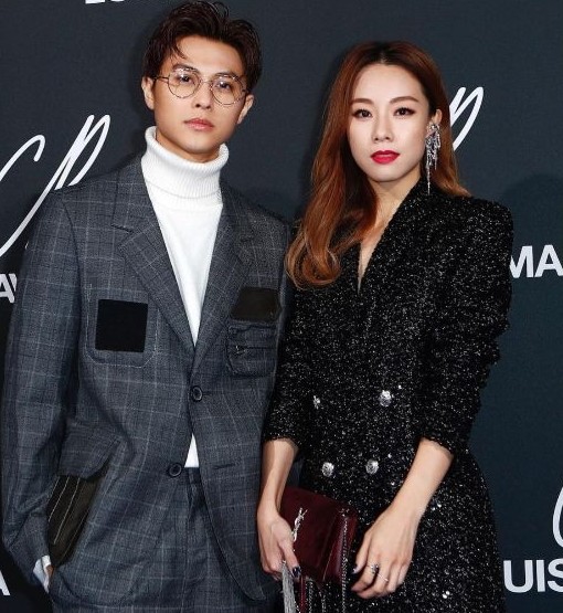 鄧麗欣Stephy自從與王子(邱勝翊)拍拖後,越愛越高調!雖然兩人因疫情分隔兩地接近一年,但是遠距離並沒有阻隔了兩人的愛意