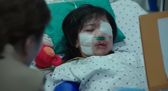 娜英卻需要終生使用人工尿袋和人工肛門,就連大小便也不能自理。