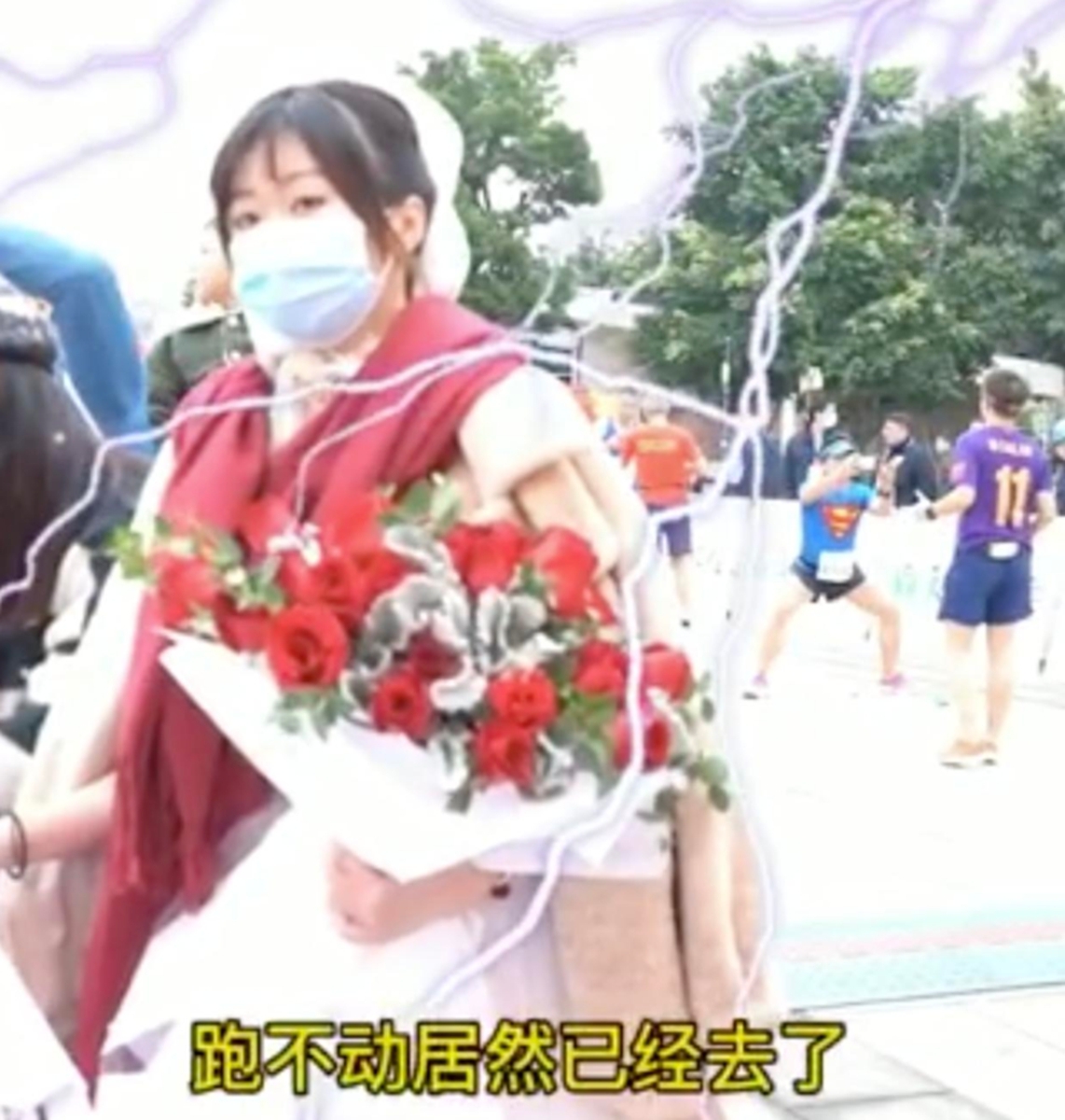 不少網民看後雖然一致認為該名女生十分可憐，但此事同時也十分搞笑，