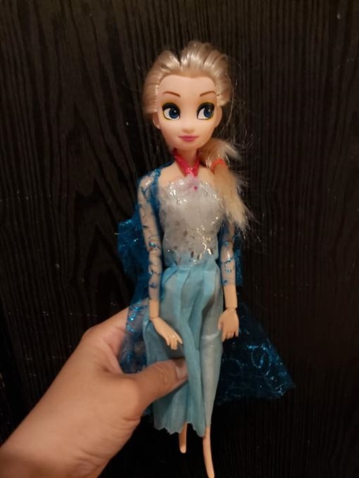 【Frozen Elsa禿頭】這位媽媽遇到崩壞版的Elas公仔,原來同樣也有不少人中伏,購入了這些「地中海禿頭」的Elsa