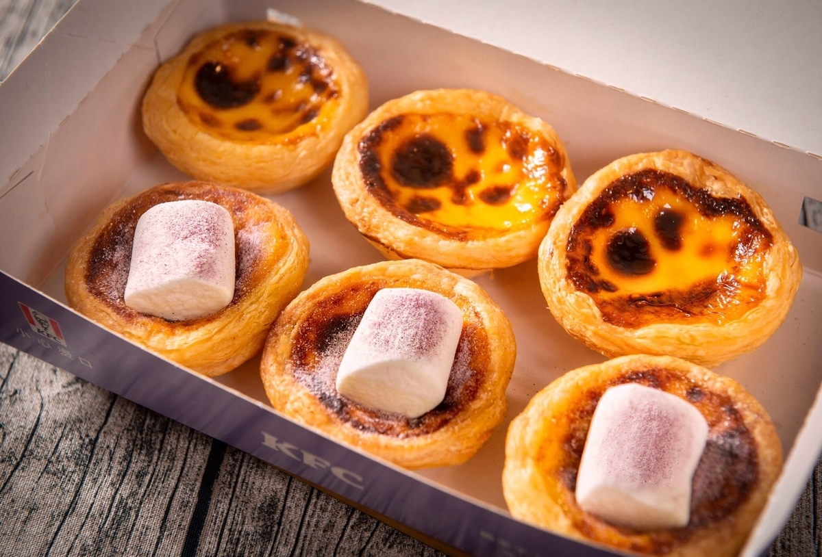 近日台灣KFC宣布將會於12月8日起推出兩款全新的甜點,分別為「芋見雲朵葡撻」以及「雙色轉轉QQ球」