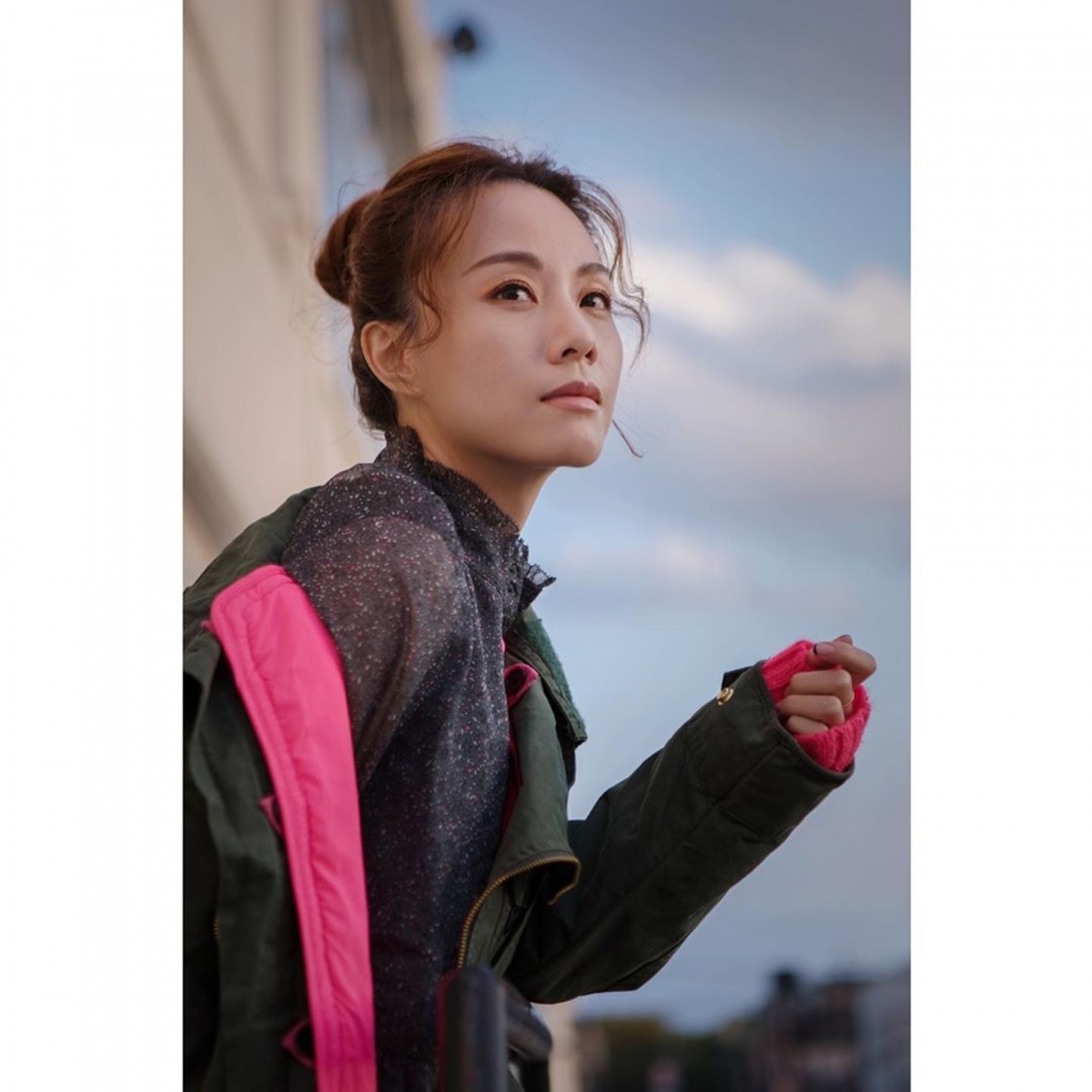 Stephy鄧麗欣最近在ViuTV所拍的《男排女將》成功引起熱議,其演技更早被觀眾肯定,極有觀眾緣!