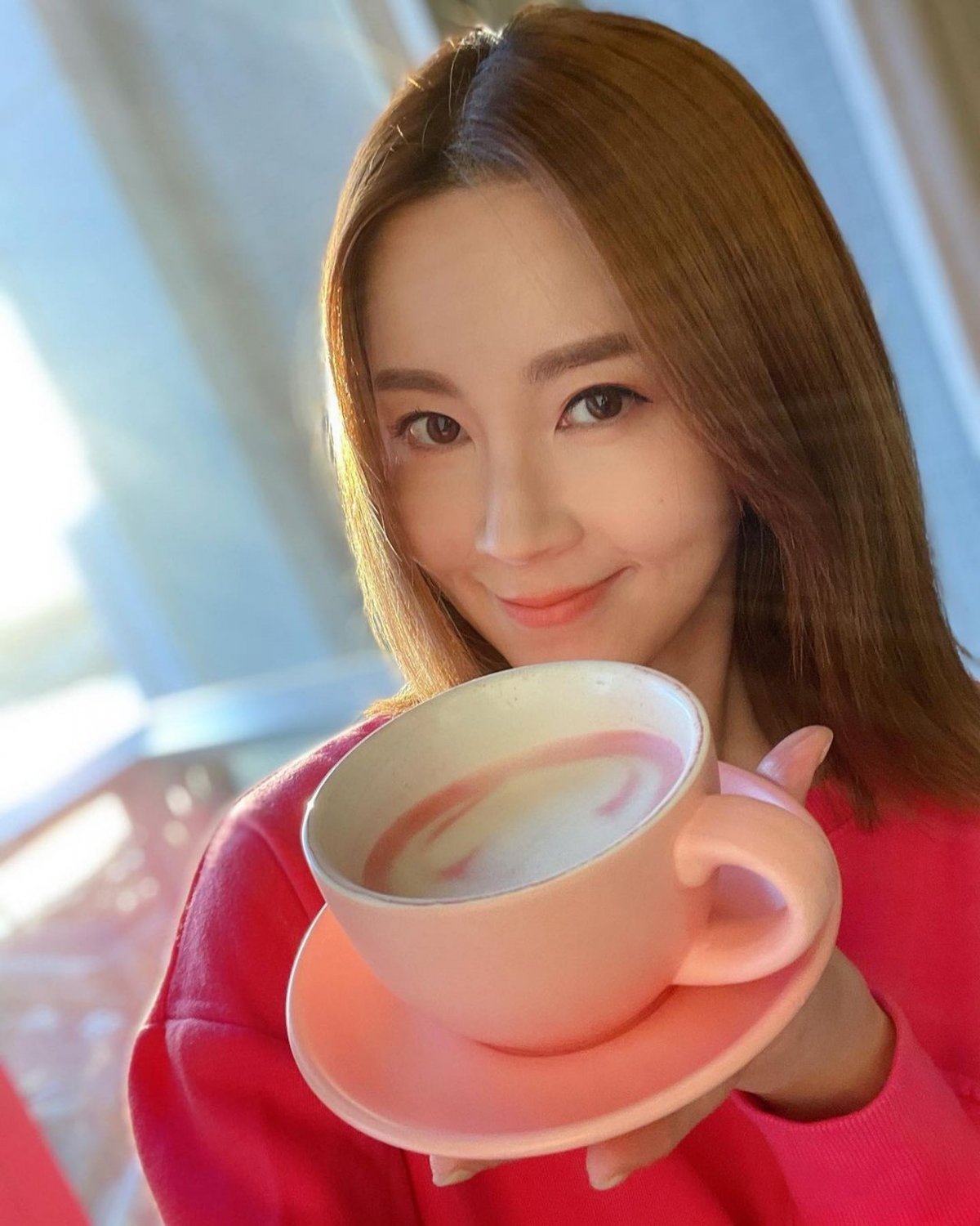 Theresa自拆夥後也被傳出與各成員不和的傳聞,其中跟Stephy爭做一姐的不和事件更是傳足多年