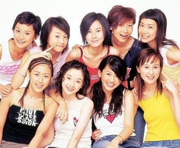 香港樂壇在00年代時,曾一度興起組合出道,當時除了Twins、Boyz、2R等,當中值出道一年就拆夥的Cookies也紅極一時