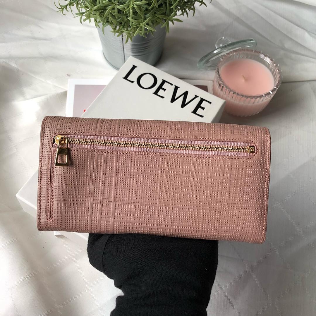 LOEWE 針織紋扣式長夾 乾燥玫瑰粉