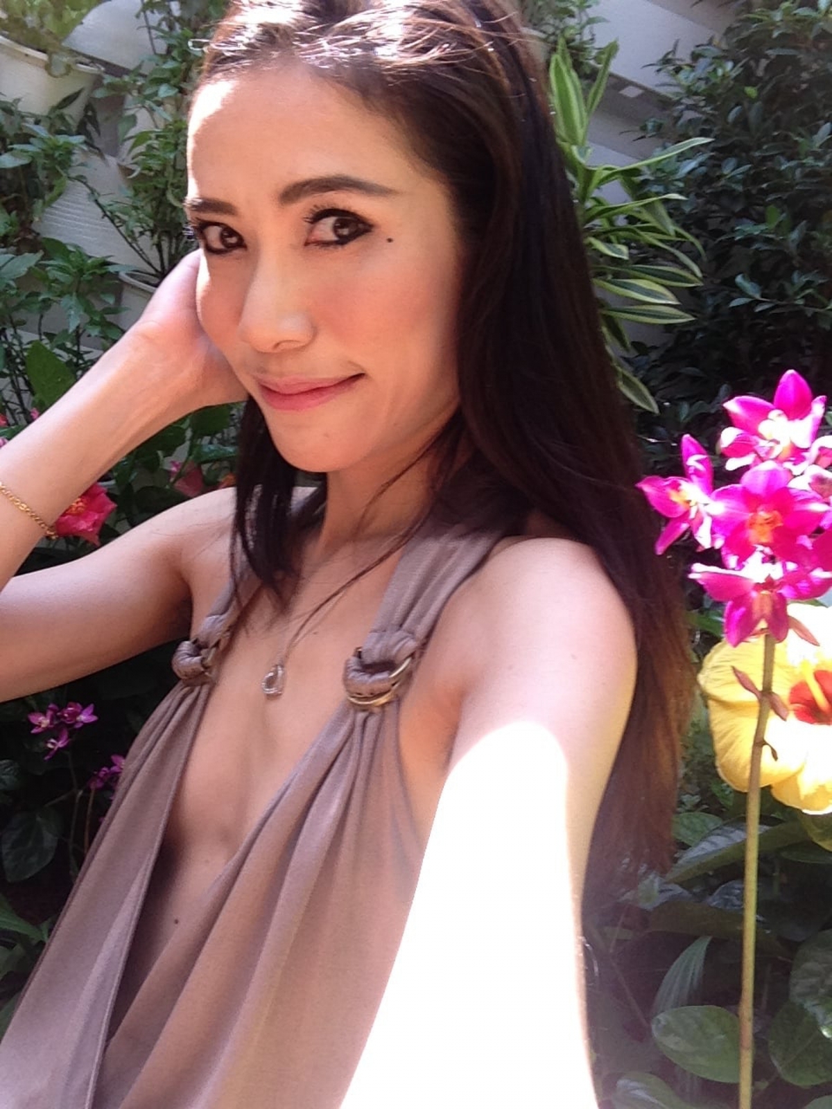 【泰國廢妃】出家西拉米也將復寵/貴妃詩妮娜不雅照流出反獲泰王寵愛