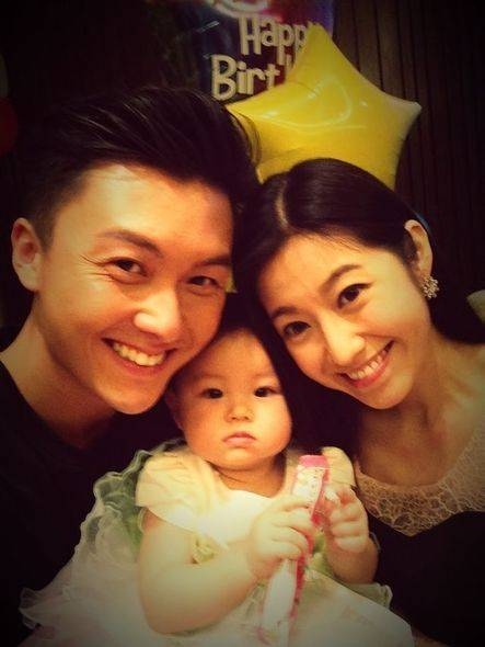 當年陳自瑤因有了身孕才結婚,婚後的她也專注於照顧家庭,在事業上也盡量減產,即使有時仍有不少代言和廣告