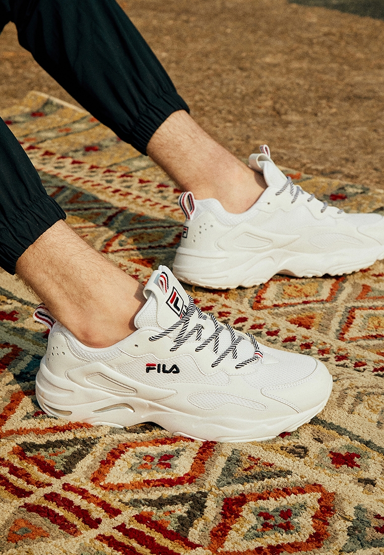 FILA TRACER 老爹鞋