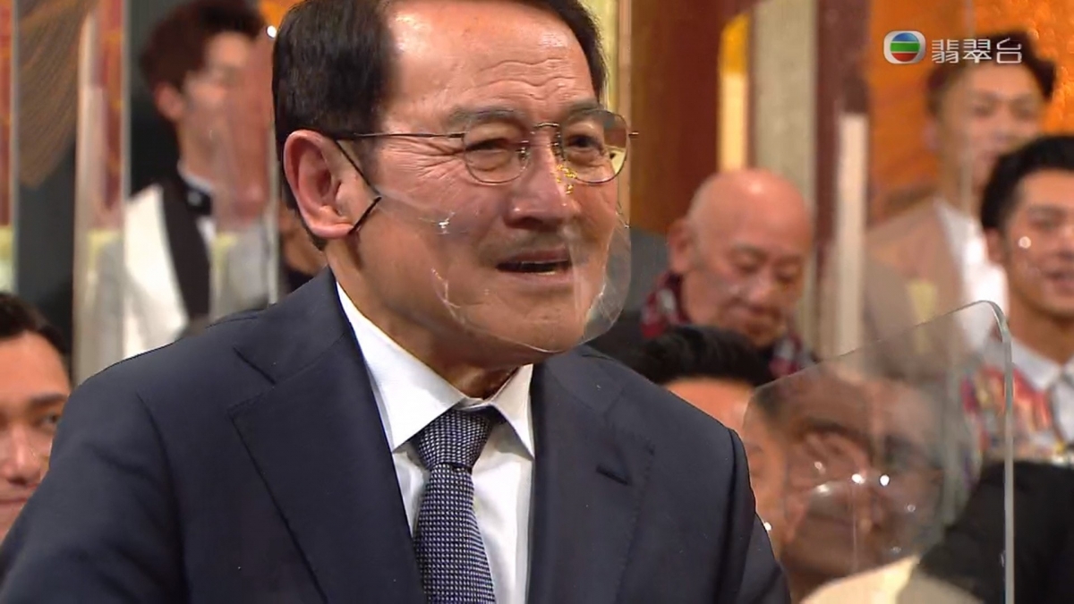最受歡迎男演員的獎項由胡定欣和馬德鐘頒發,在頒發獎項前他們稍作傾談,猜測得獎人選!突然胡定欣高聲說出:「我知道了!丹爺」並攤出手示意,鏡頭一轉,劉丹驚呆了幾秒鐘,一眾演員都會錯意,一同拍手祝賀,劉丹就站起來準備領獎~
