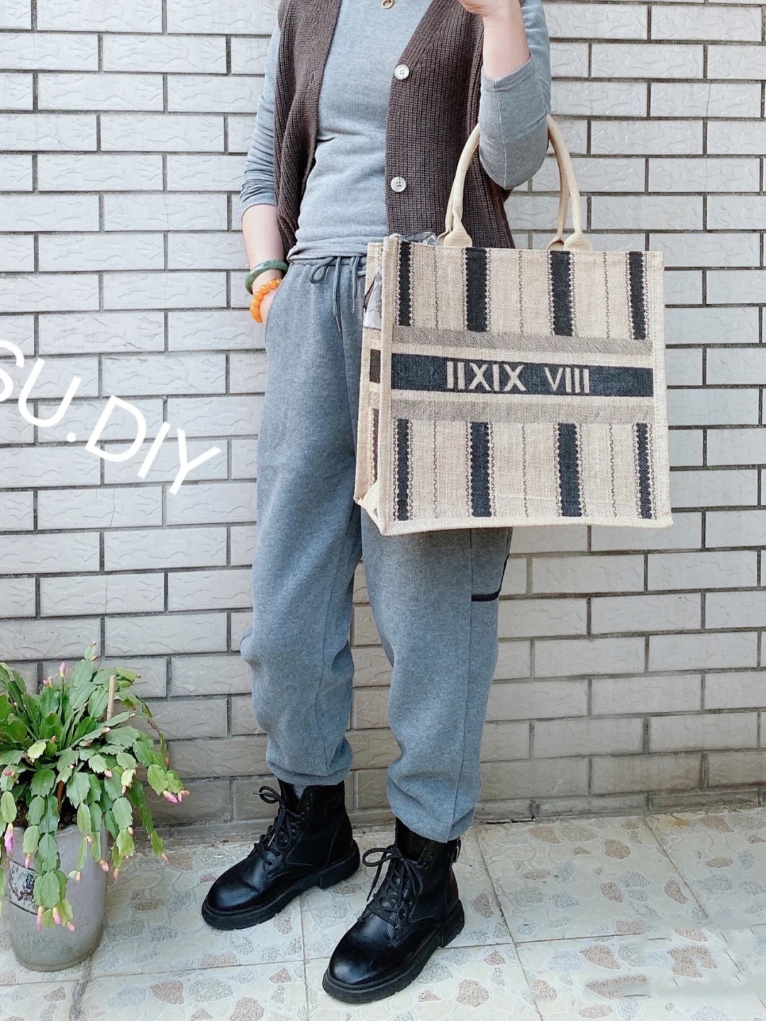 MUJI無印良品$15麻質手挽袋DIY手繪變Dior Book Tote名牌袋