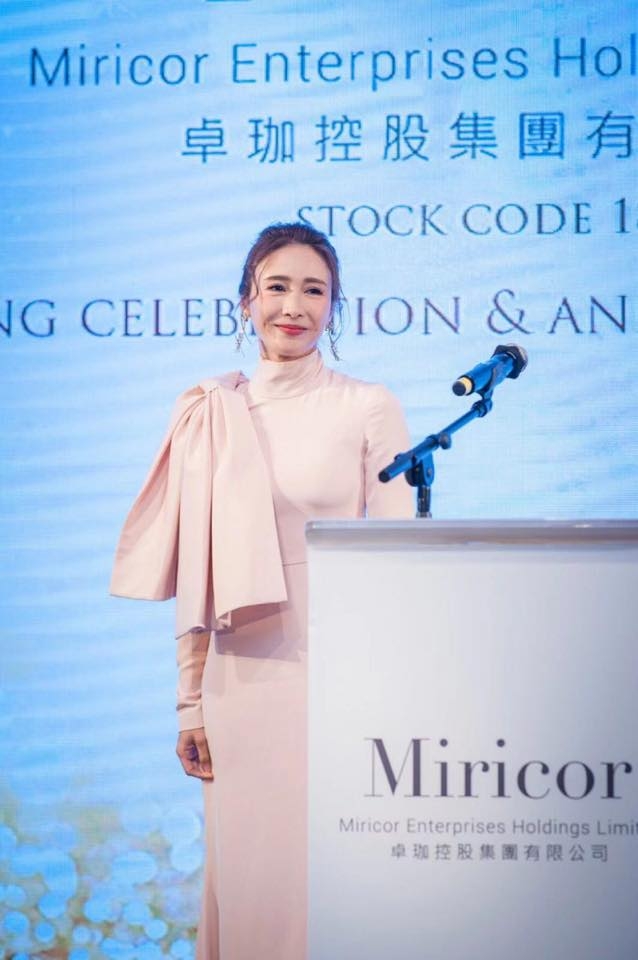 黎姿結婚12周年甜曬拖手照/富商老公馬廷苦追6年才打動芳心