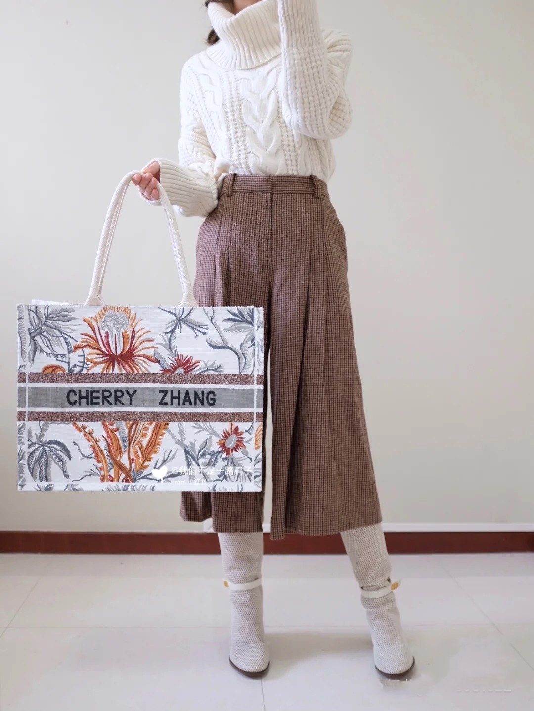 MUJI無印良品$15麻質手挽袋DIY手繪變Dior Book Tote名牌袋