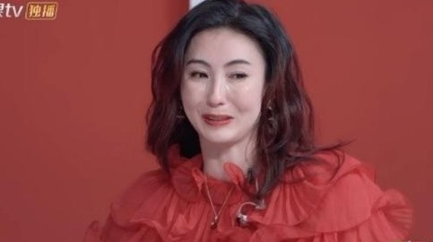張柏芝完成表演後立刻衝到後台崩潰痛苦,一邊說:「我唱得不好,跳得又不好」,為自己舞台上的表演而自責,認為自己做得不夠好。大家也紛紛安慰鼓勵她,認為她的表演也不是太差,有舞台的魅力。