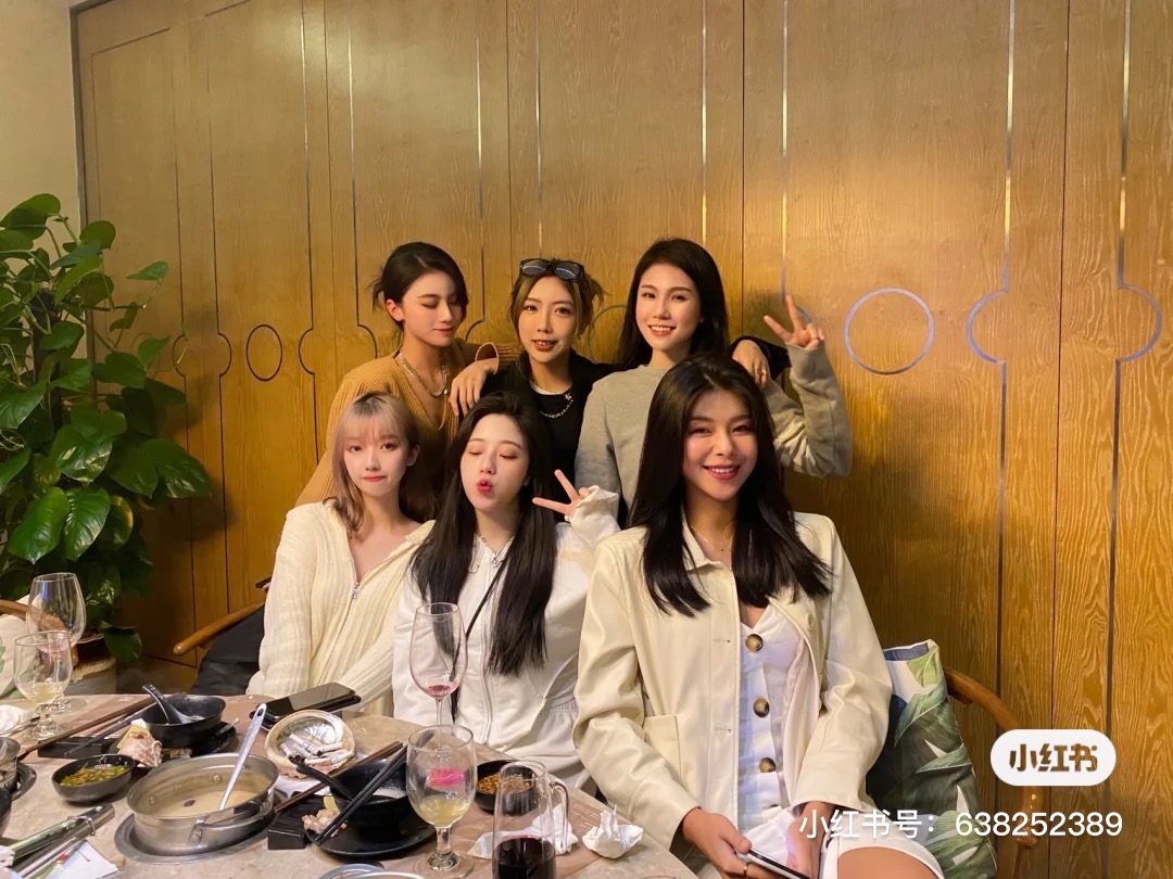 黃宗澤與多位內地網紅方齊禾飯聚/網民笑又係天王嫂訓練營