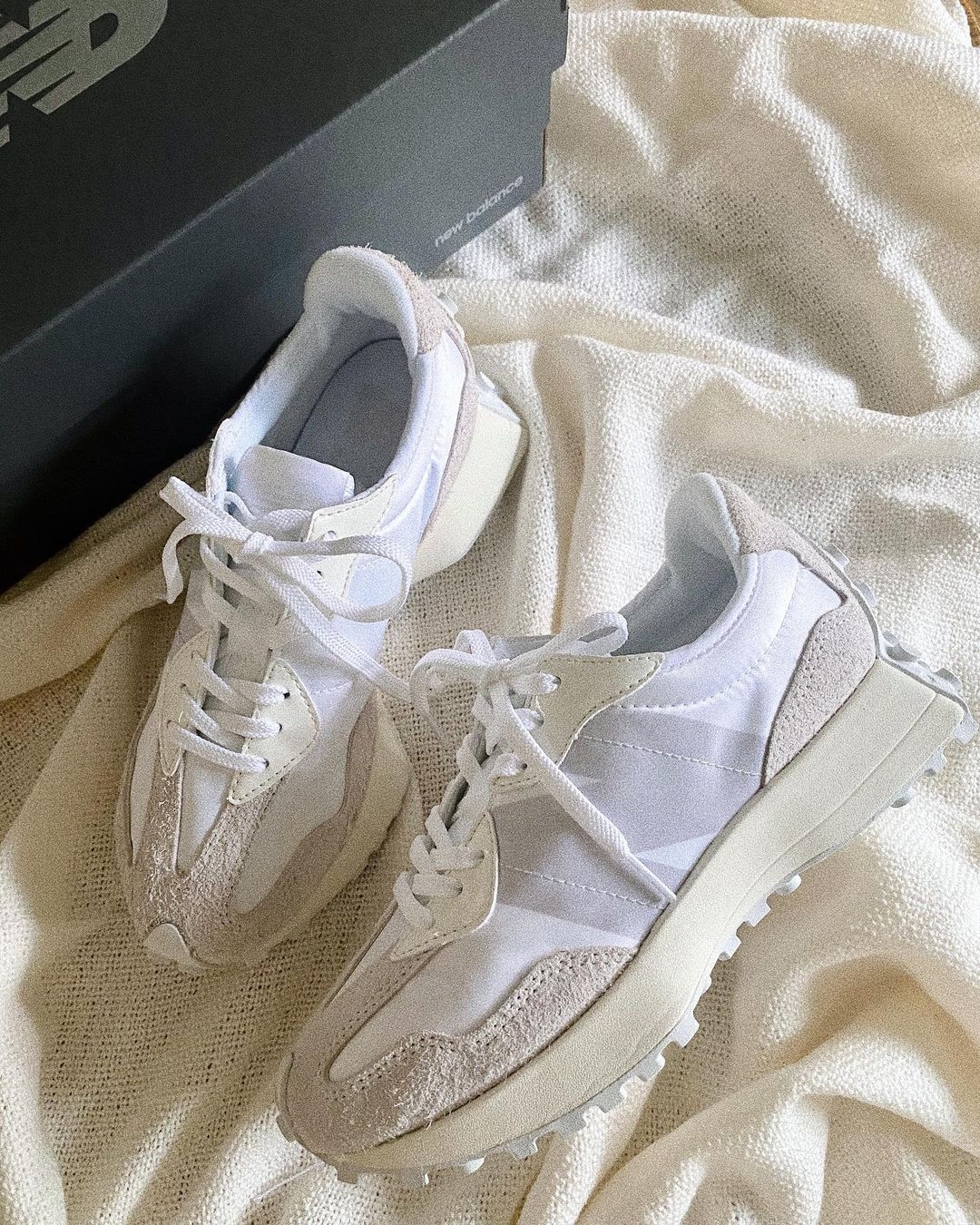 有留意韓國Instagram的朋友，對近期這雙爆紅的 NEW BALANCE 327 球鞋絕對不會陌生！