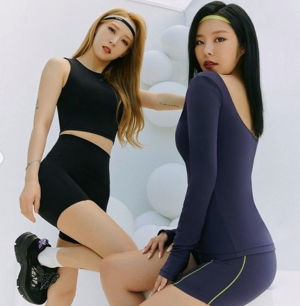 這個品牌每一套都超韓風,少女感滿滿,而且材質也非常舒服,性價比還超高呢!剪裁是為亞洲女生而設,貼合身形。