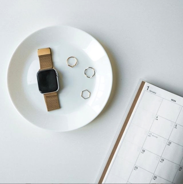 偏好打扮俐落而有個性的女生不妨可為自己的Apple Watch換上金屬鋼帶