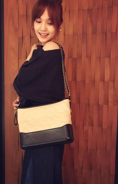 【楊丞琳Chanel手袋】這款Chanel Gabrielle hobo Bag絕對正中你的心~楊丞琳以全黑的造型已經可以展現出優雅的魅力!