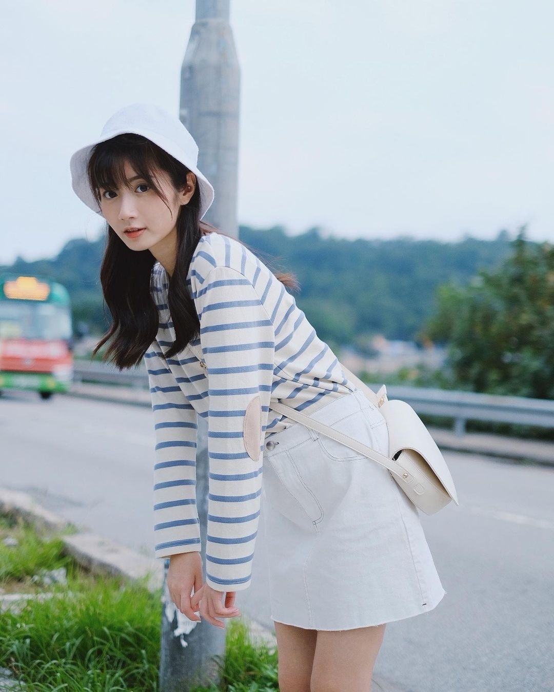 Jessica 因為出演 YouTube 頻道「試當真」短片《教父》而人氣急升,作為 IG 網店 model 的她,上鏡樣貌甜美可人,IG相亦都以唯美的女神風格為主