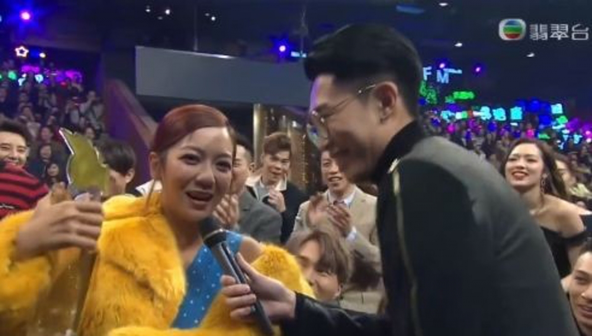 【勁歌金曲2020】先是何雁詩:「er...我個名叫做何雁詩...我...唔...咩...六號啲」
