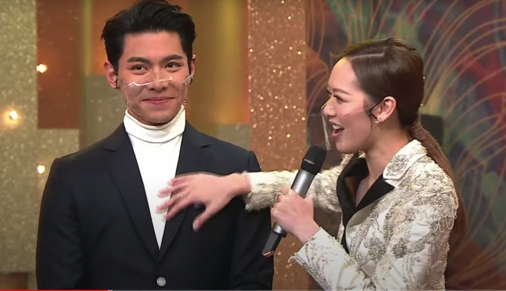 因應疫情,在頒發飛躍男女演員環節中,加插了量體溫和心跳的環節,並會請出最淡定的一位去宣佈得獎者花落誰家。女演員們就由陸浩明(六號)拿著溫度探測器探熱,而在男演員的度心跳環節,則由馮盈盈親手量度,Do姐更稱她為「鹹濕妹」。