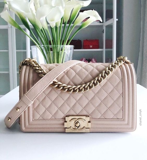 【Chanel加價2021】Boy Bag系列的手袋也沒有太明顯的轉變,只是Chanel New Medium Boy Bag的價格有一點點變動