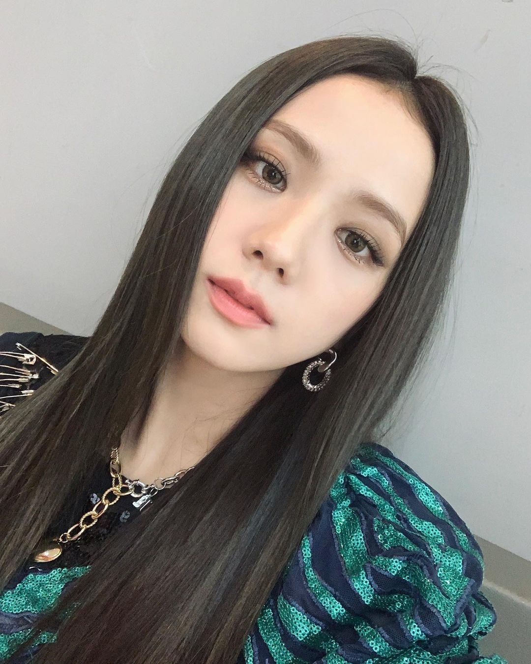以下小編就教你以3步及6件護髮產品打造仙氣長髮吧!
