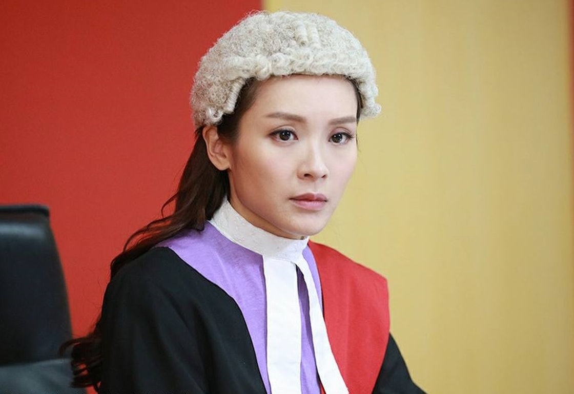 Ali於2012年於有線轉投TVB,先以主持《學是學非》當「是非精」成功入屋,後來由不少小三的性感角色開始轉做不同專業人士的角色