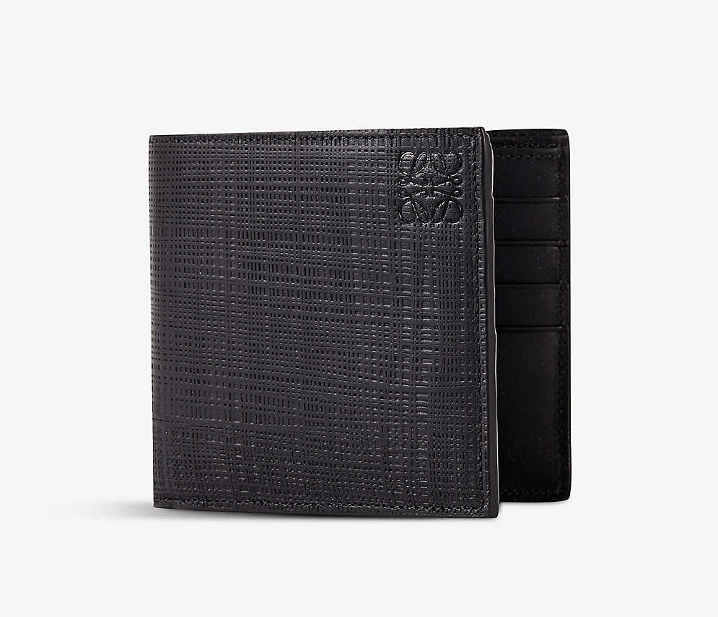 【情人節男朋友禮物2021】LOEWE是近年香港冒起得超快的品牌，它們家設計的款式多是簡單又具有個人特色的風格～