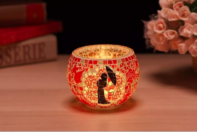 木蘭這款用了超中國風的設計,超有新年氣氛~雖然木蘭這一款沒有王子,但十分有氣勢,拿著傘的剪影有莫名的憂傷~