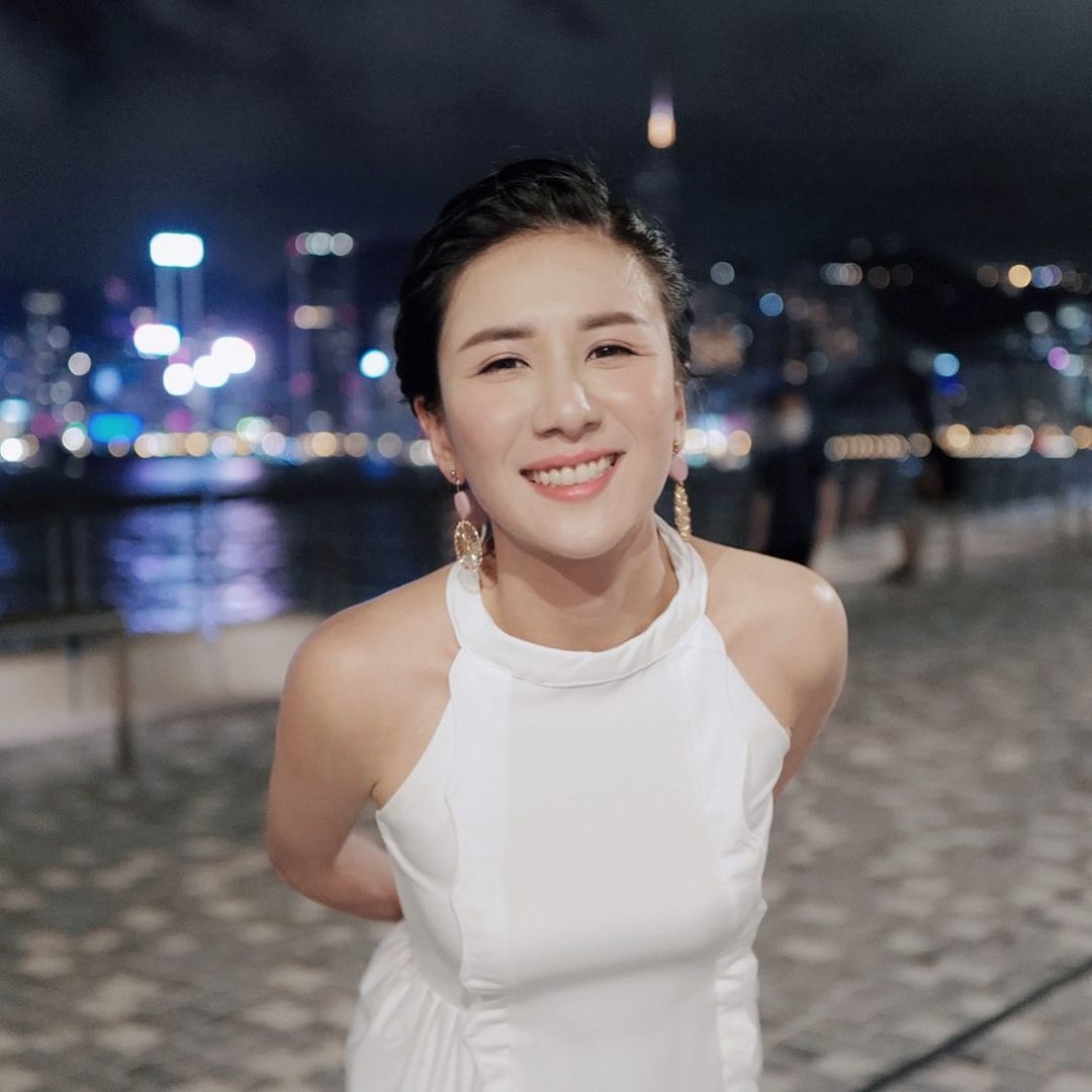 【香港混血兒藝人】阮兒本身她爸爸是越南人;媽媽則是香港人,於荷蘭出生和長大的她本身也精通荷蘭語