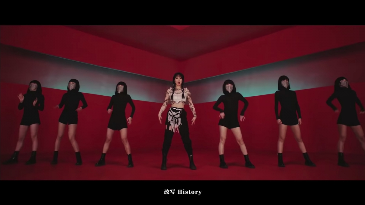 23歲「華為小公主」姚安娜出道MV《BackFire》反應兩極/妝容顯老跳唱普通