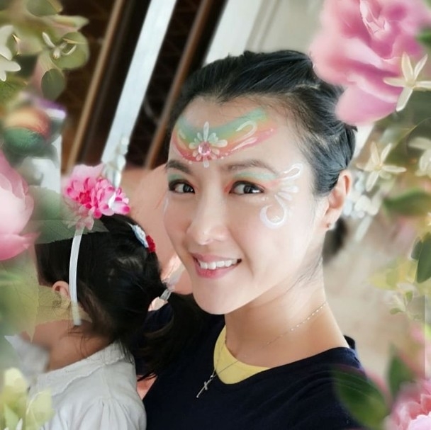 【藝人入行前工作】陳茵媺Aimee於加拿大大學藝術與設計學院畢業,投身繪圖設計公司以及時尚雜誌工作