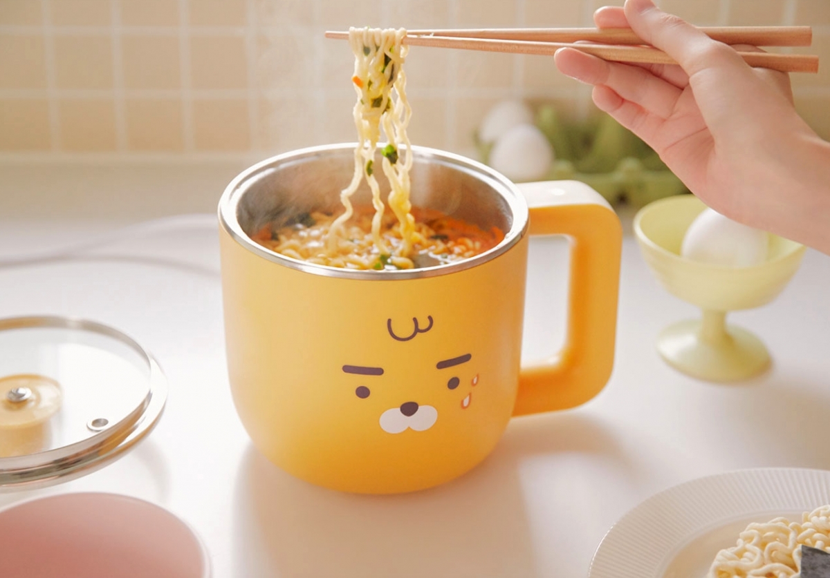 Kakao Friends推「Ryan快煮系列」!Ryan快煮鍋、折疊熱水壺輕巧便利,橘黃色調充滿溫暖感~