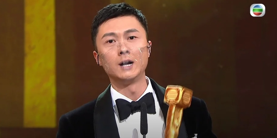 陳自瑤(Yoyo)與老公王浩信在《萬千星輝頒獎典禮2020》的微妙互動絕對掀起了整個頒獎典禮的高潮,