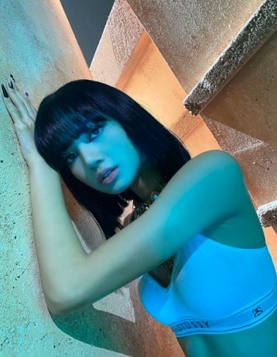 她們的時尚口味也十分類近，網民猜測楊丞琳是希望和偶像變得類似，而決定走這個風格～這場鬧劇再一次見證了楊丞琳李榮浩兩夫婦的好感情，粉絲們也在留言祝楊丞琳：「追星成功」，並期待著兩大女神的碰面！