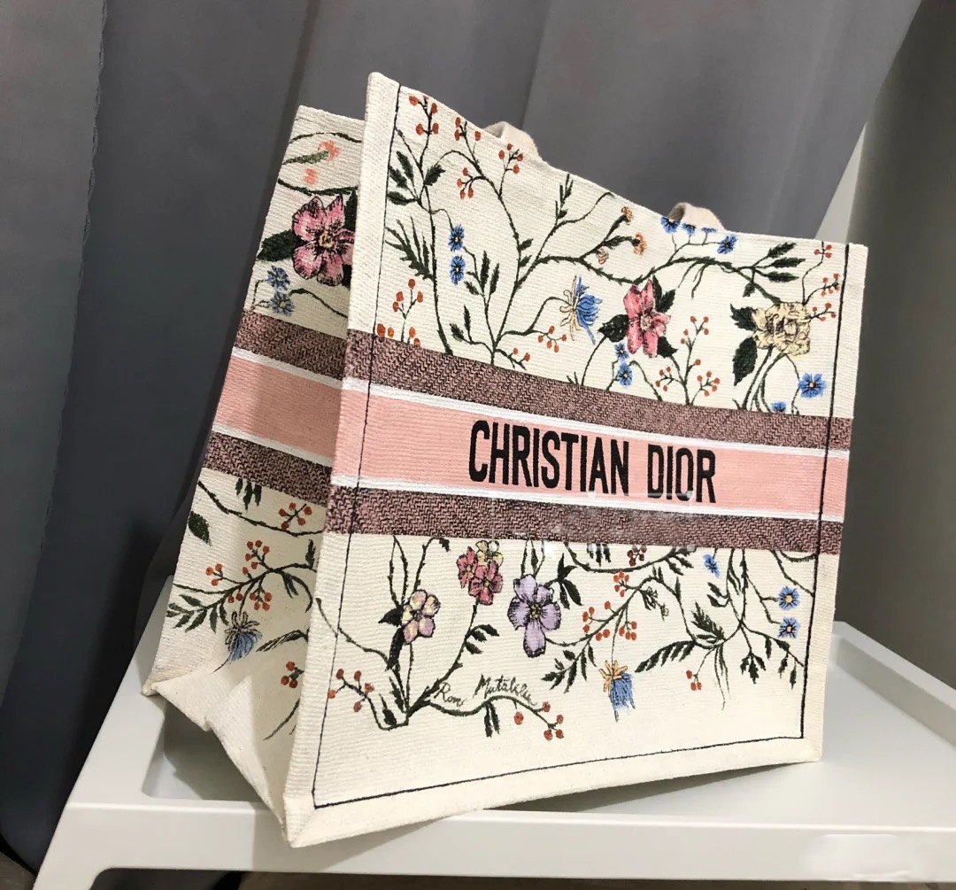 The Muji Bag Turns to Dior Book Tote  Carson Leung 梁玉麟  Facebook