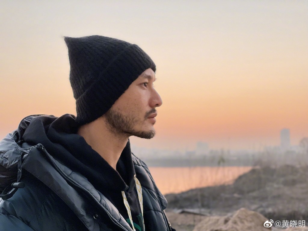 黃曉明絕對是記者們眼中的好好先生，更不會迴避受關注的話題，回答真誠又有魅力！